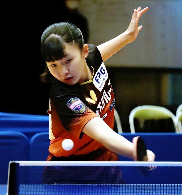 替补席上的 替补席上的