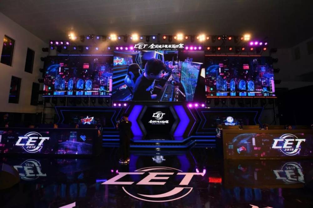 深水炸弹般 深水炸弹般